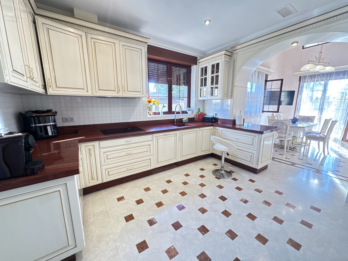 For sale - 4 Bedroom 5 Bathroom Villa in Cabo Roig - , Cabo Roig, Alicante, Spain - Alicante