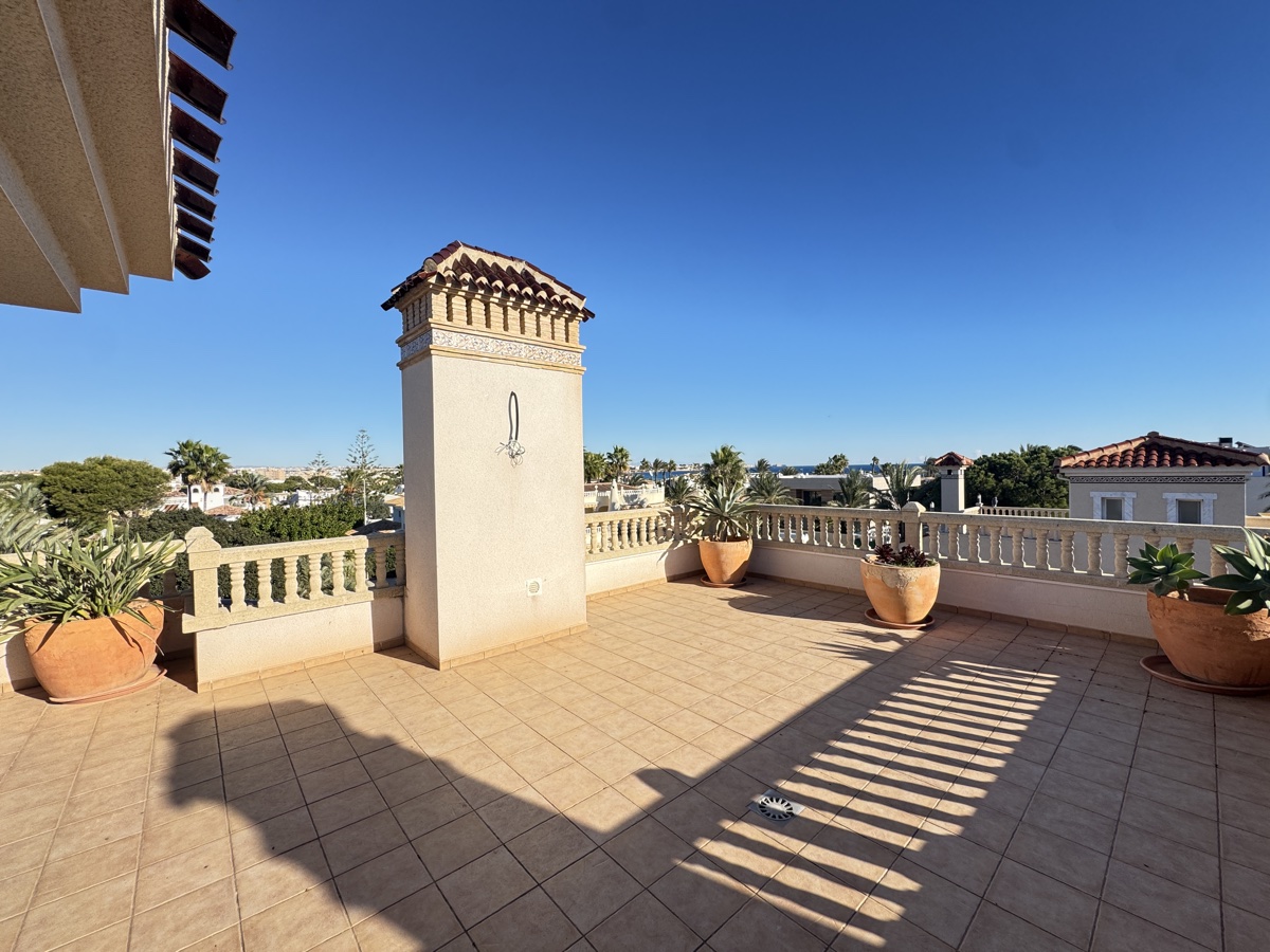 For sale - 4 Bedroom 5 Bathroom Villa in Cabo Roig - , Cabo Roig, Alicante, Spain - Alicante