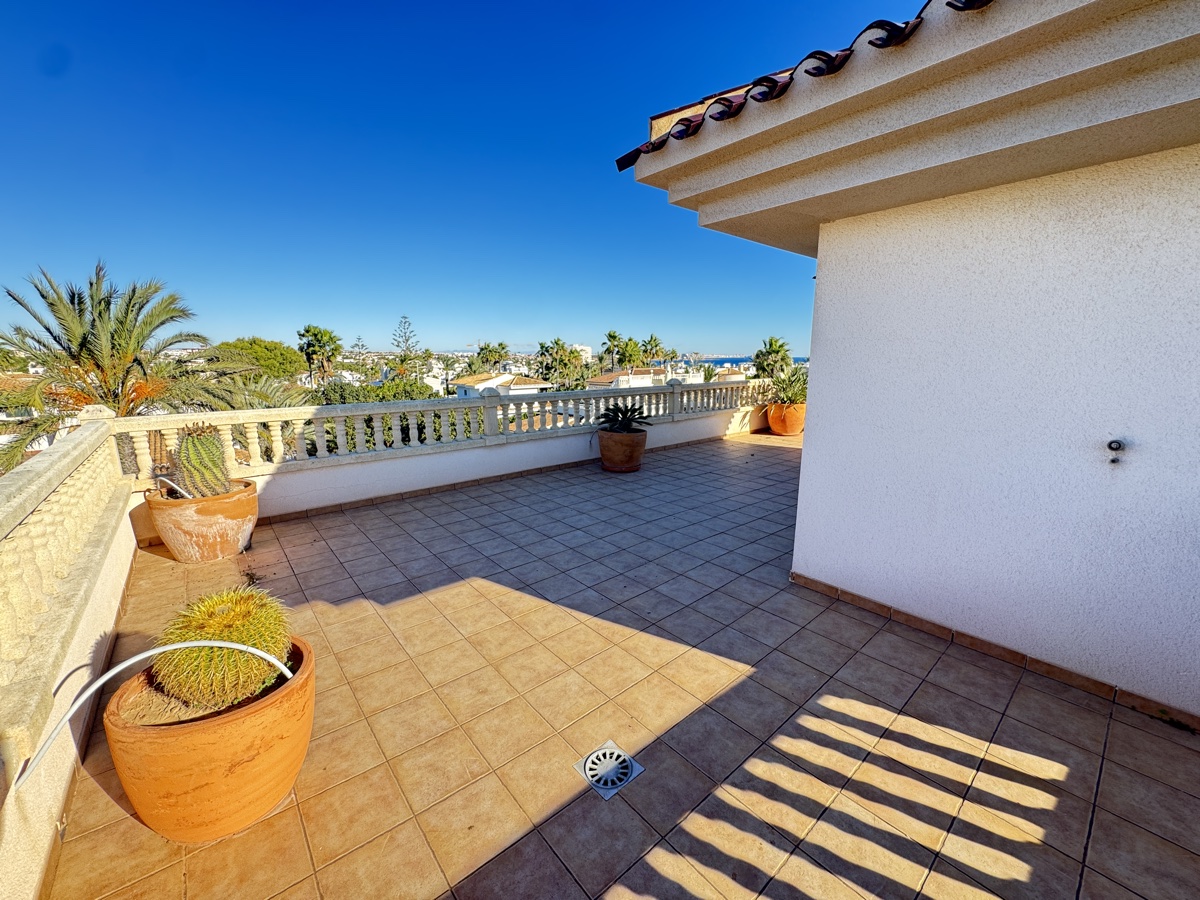 For sale - 4 Bedroom 5 Bathroom Villa in Cabo Roig - , Cabo Roig, Alicante, Spain - Alicante