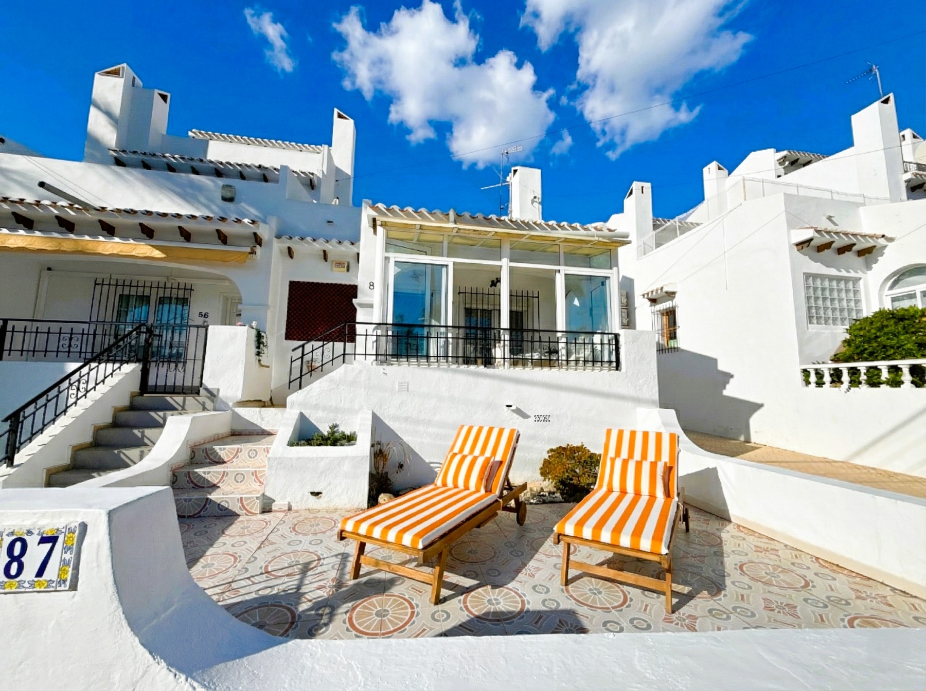 For sale - 3 Bedroom 2 Bathroom Townhouse in Villamartin -  - Alicante
