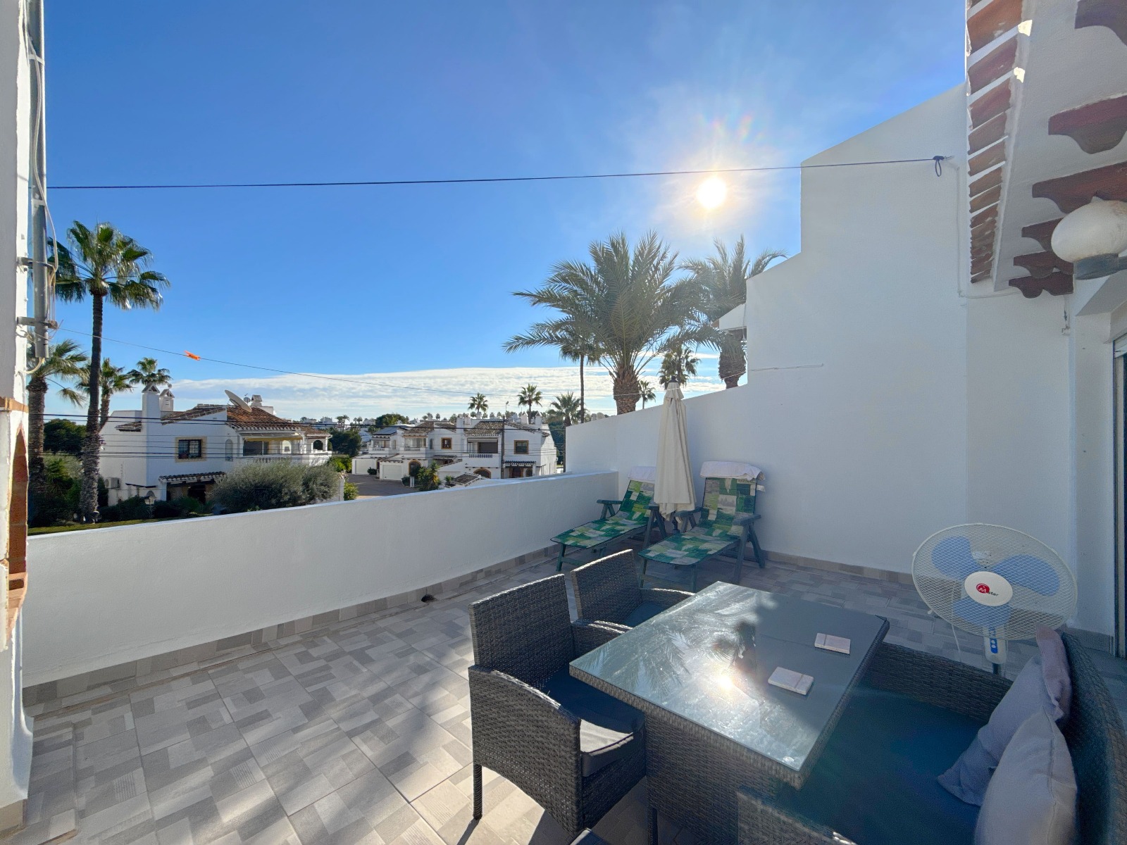 For sale - 3 Bedroom 2 Bathroom Townhouse in Villamartin -  - Alicante