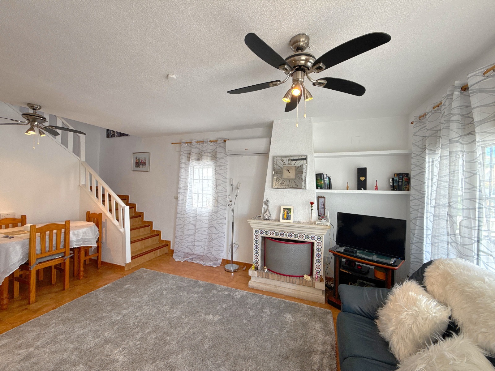 For sale - 3 Bedroom 2 Bathroom Townhouse in Villamartin -  - Alicante
