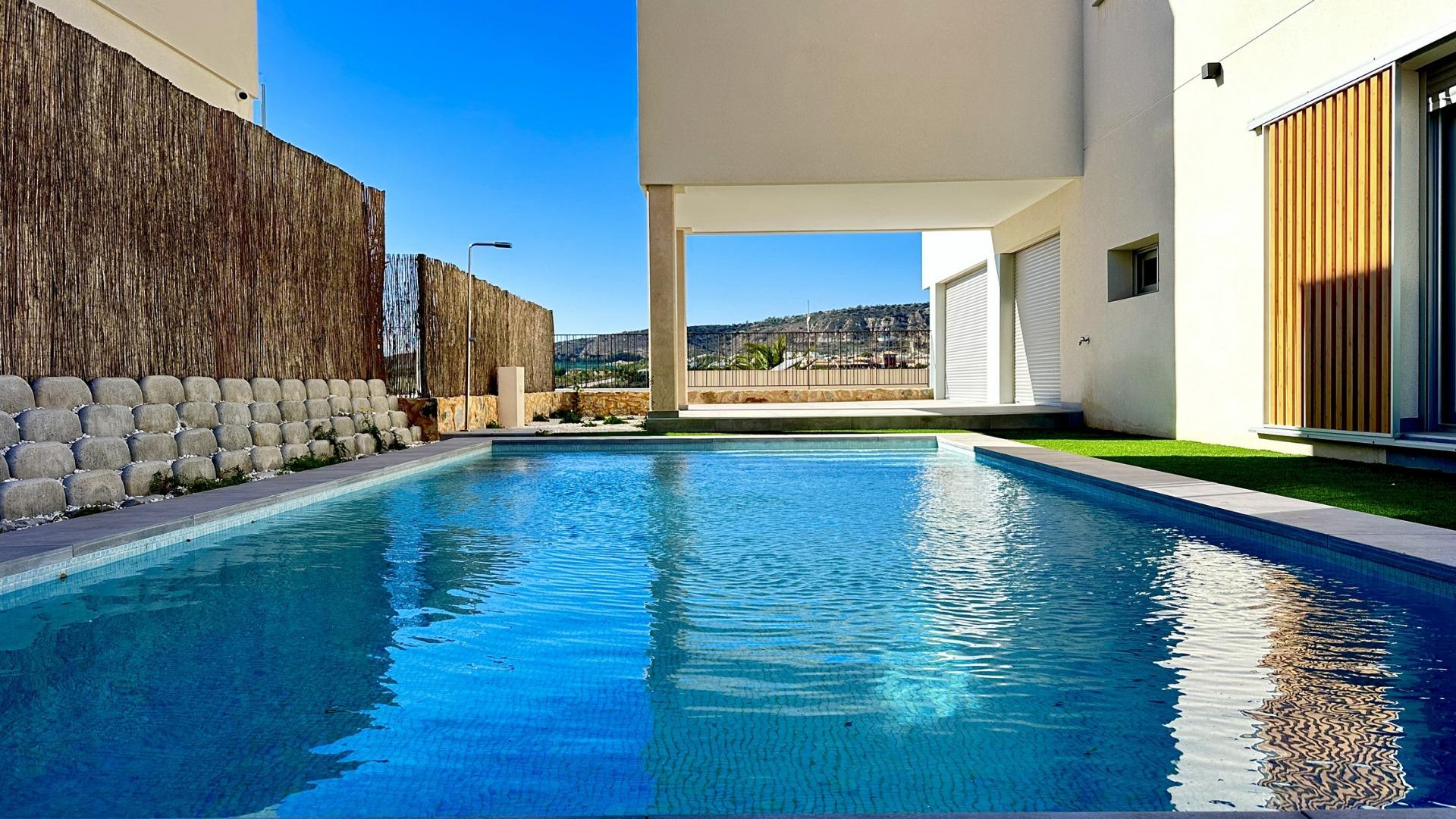 For sale - 4 Bedroom 3 Bathroom Villa in Algorfa - La Finca Golf  - Alicante