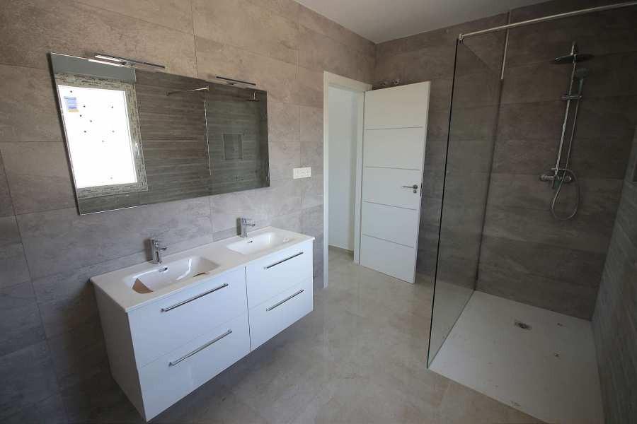 For sale - 4 Bedroom 3 Bathroom Villa in Pinoso - Camino Del Prado  - Alicante