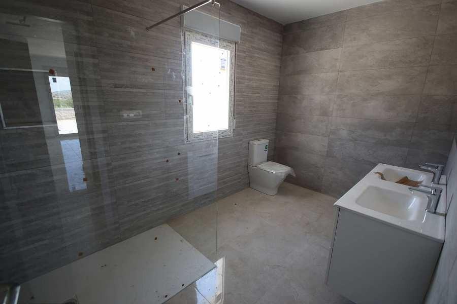 For sale - 4 Bedroom 3 Bathroom Villa in Pinoso - Camino Del Prado  - Alicante
