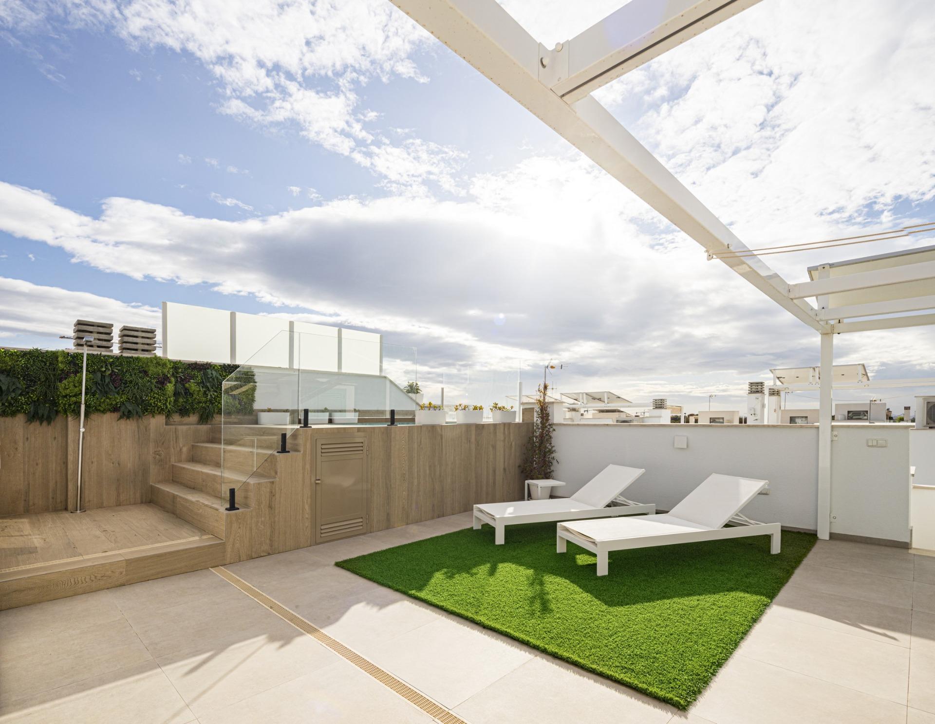 For sale - 3 Bedroom 2 Bathroom Bungalow in Pilar de La Horadada - Torre De La Horadada  - Alicante