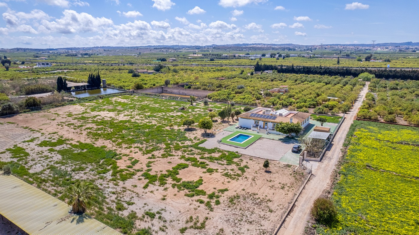 For sale - 6 Bedroom 3 Bathroom Villa in Los Montesinos - Los Montesinos  - Alicante