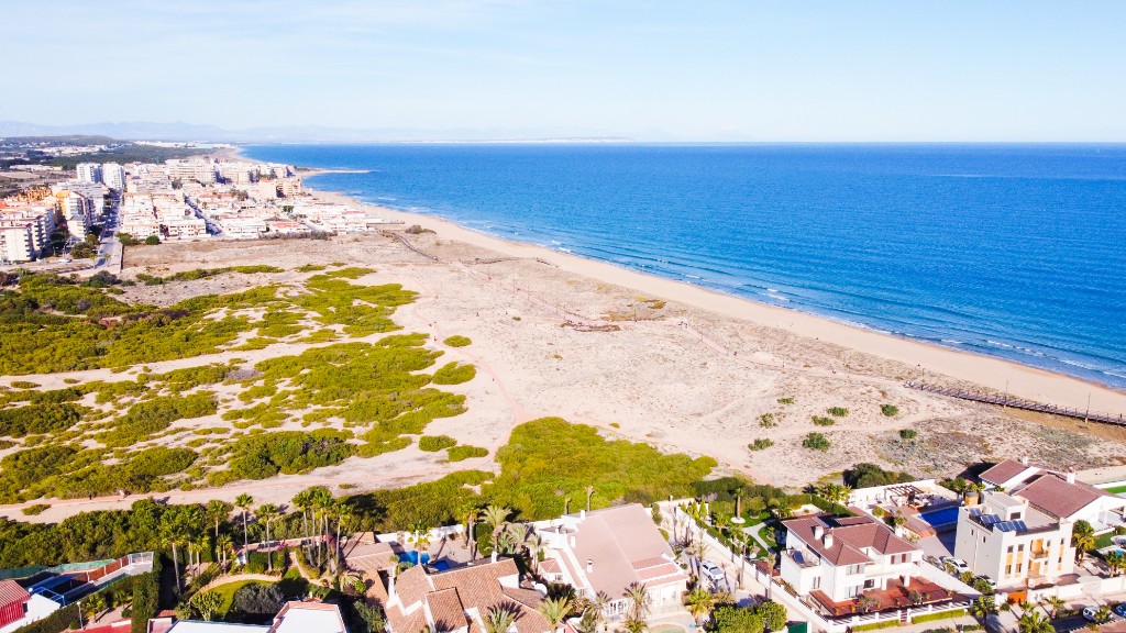 For sale - 5 Bedroom 4 Bathroom Villa in La Mata - La Mata  - Alicante