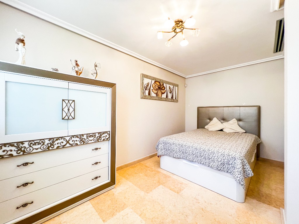 For sale - 5 Bedroom 4 Bathroom Villa in La Mata - La Mata  - Alicante