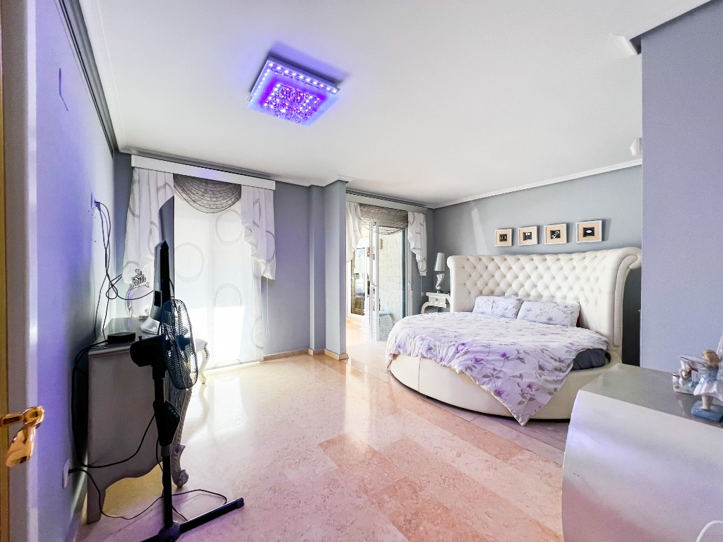 For sale - 5 Bedroom 4 Bathroom Villa in La Mata - La Mata  - Alicante