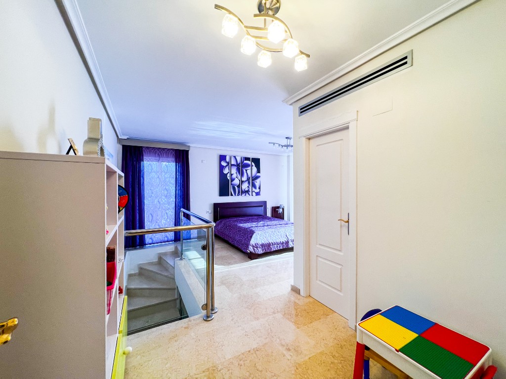 For sale - 5 Bedroom 4 Bathroom Villa in La Mata - La Mata  - Alicante