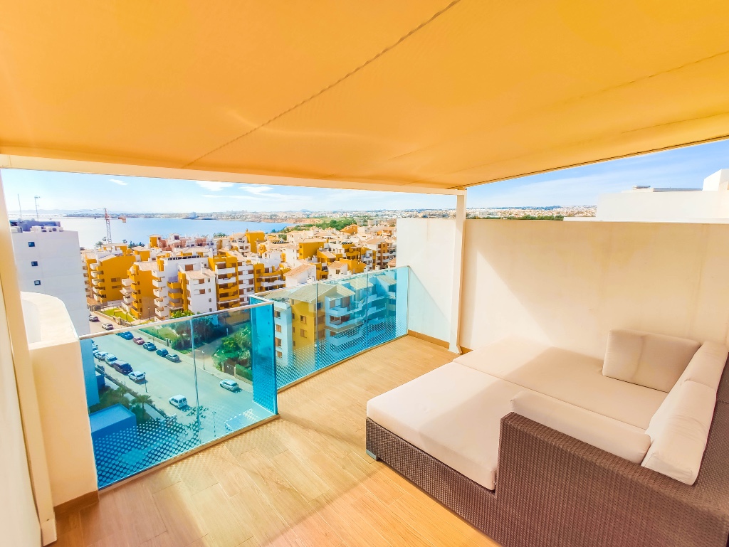 For sale - 2 Bedroom 2 Bathroom Apartamento in Punta Prima - Punta Prima  - Alicante