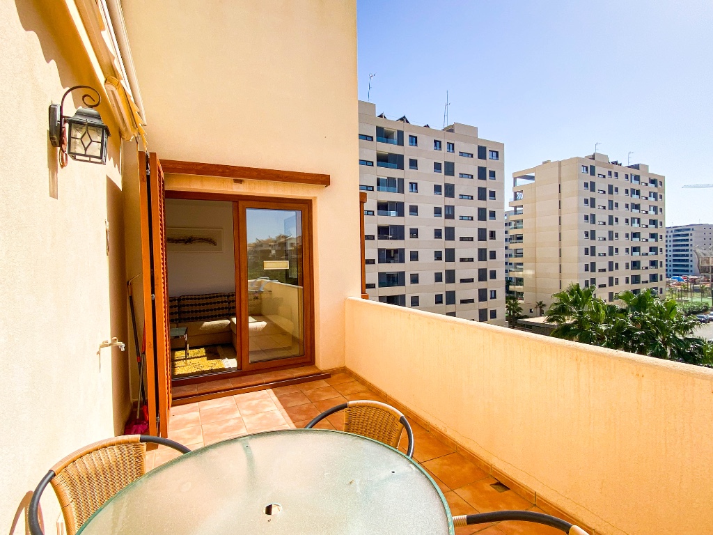 For sale - 2 Bedroom 1 Bathroom Apartamento in Punta Prima - Punta Prima  - Alicante