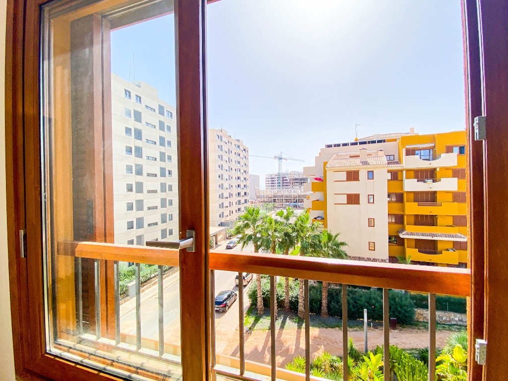 For sale - 2 Bedroom 1 Bathroom Apartamento in Punta Prima - Punta Prima  - Alicante