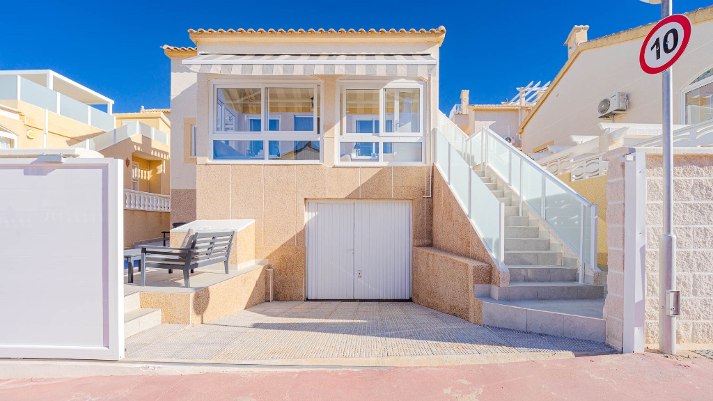 For sale - 2 Bedroom 1 Bathroom Villa in Los Altos - Los Altos  - Alicante