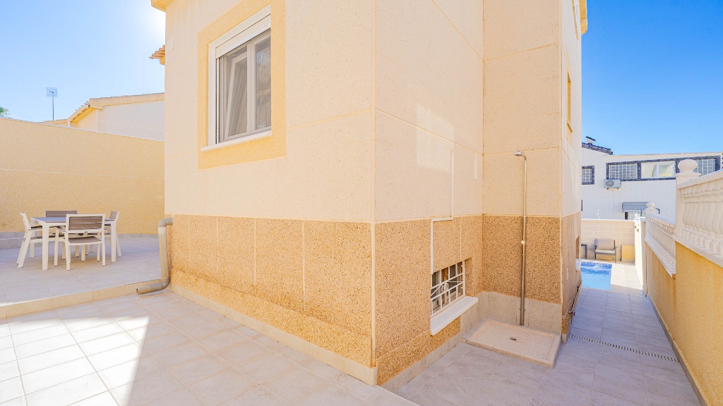 For sale - 2 Bedroom 1 Bathroom Villa in Los Altos - Los Altos  - Alicante