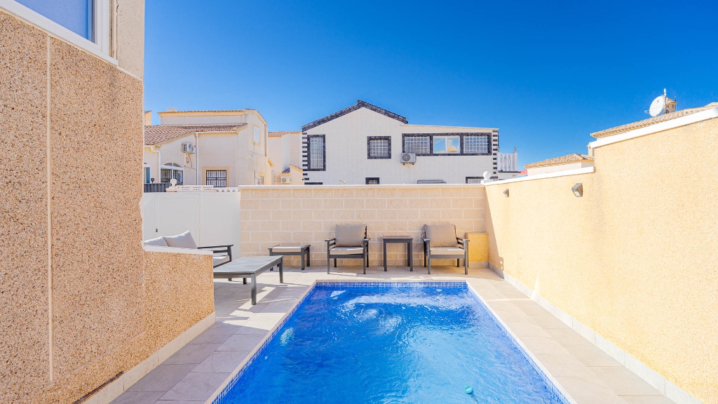 For sale - 2 Bedroom 1 Bathroom Villa in Los Altos - Los Altos  - Alicante