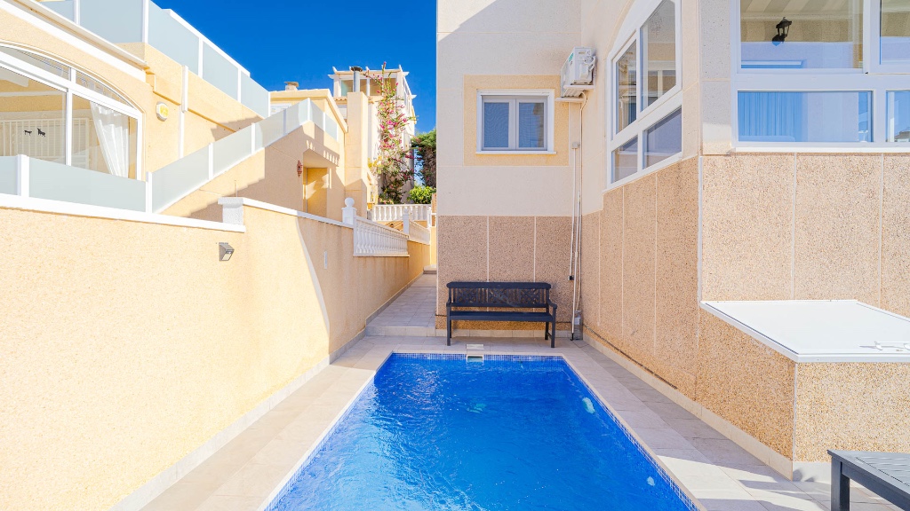 For sale - 2 Bedroom 1 Bathroom Villa in Los Altos - Los Altos  - Alicante