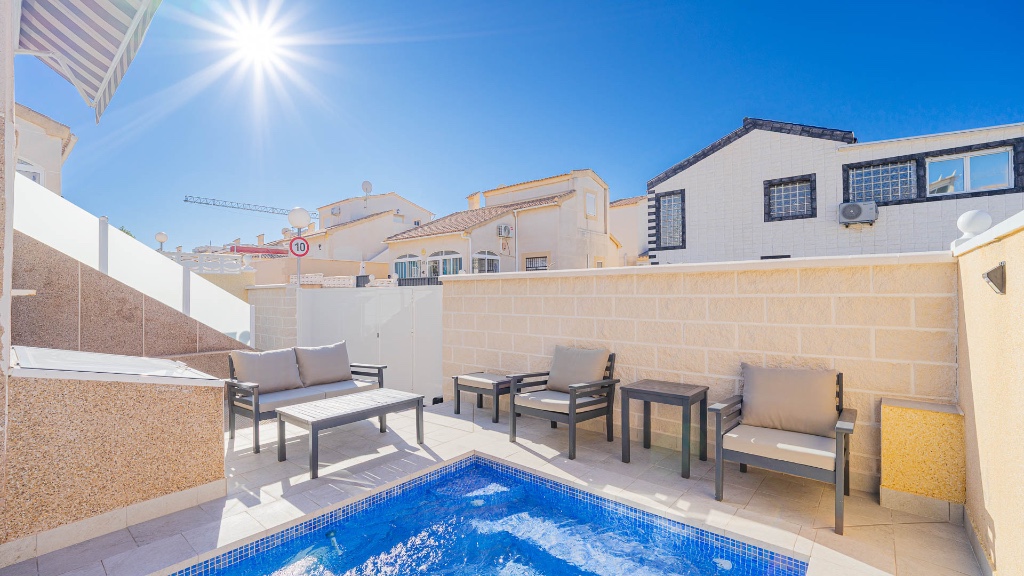 For sale - 2 Bedroom 1 Bathroom Villa in Los Altos - Los Altos  - Alicante