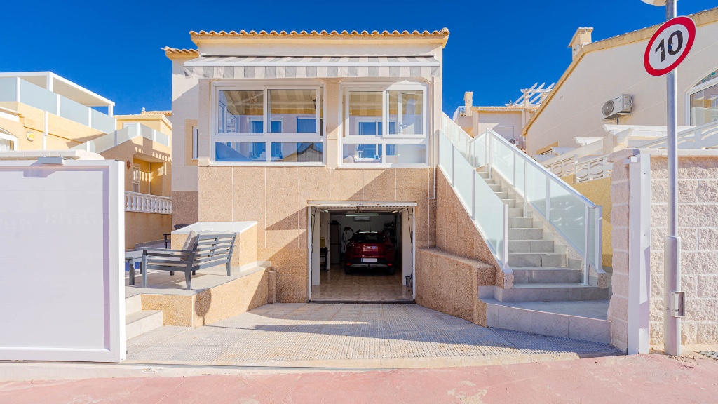 For sale - 2 Bedroom 1 Bathroom Villa in Los Altos - Los Altos  - Alicante