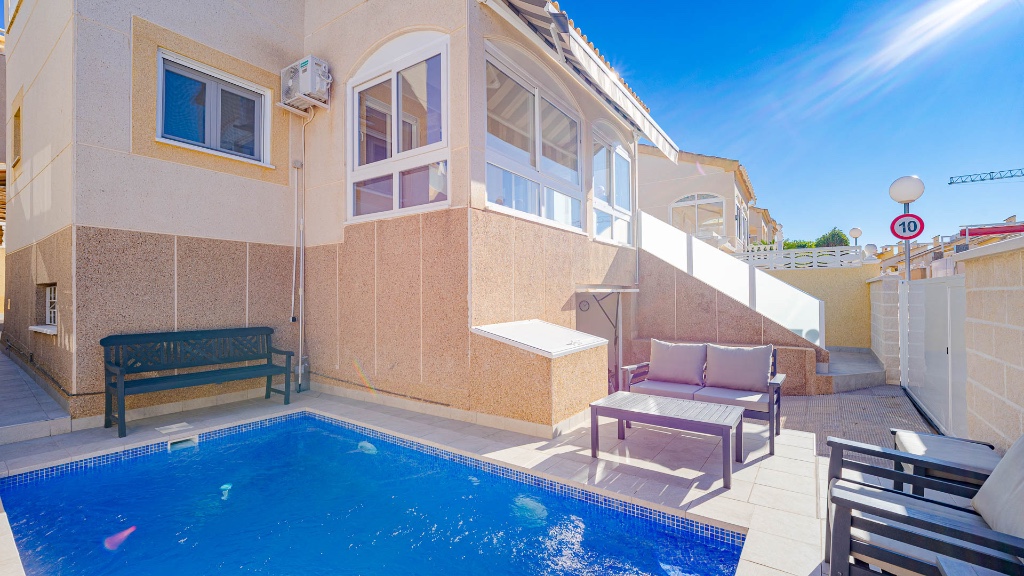 For sale - 2 Bedroom 1 Bathroom Villa in Los Altos - Los Altos  - Alicante