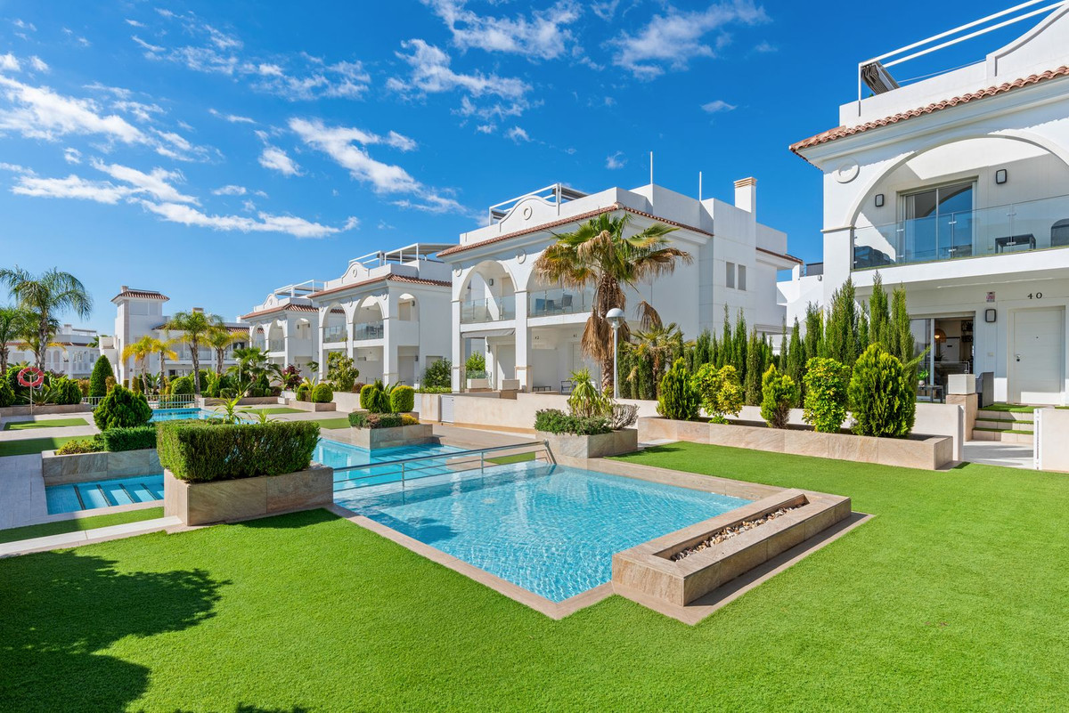 For sale - 2 Bedroom 2 Bathroom Apartment - Penthouse in Rojales - Ciudad Quesada  - Alicante