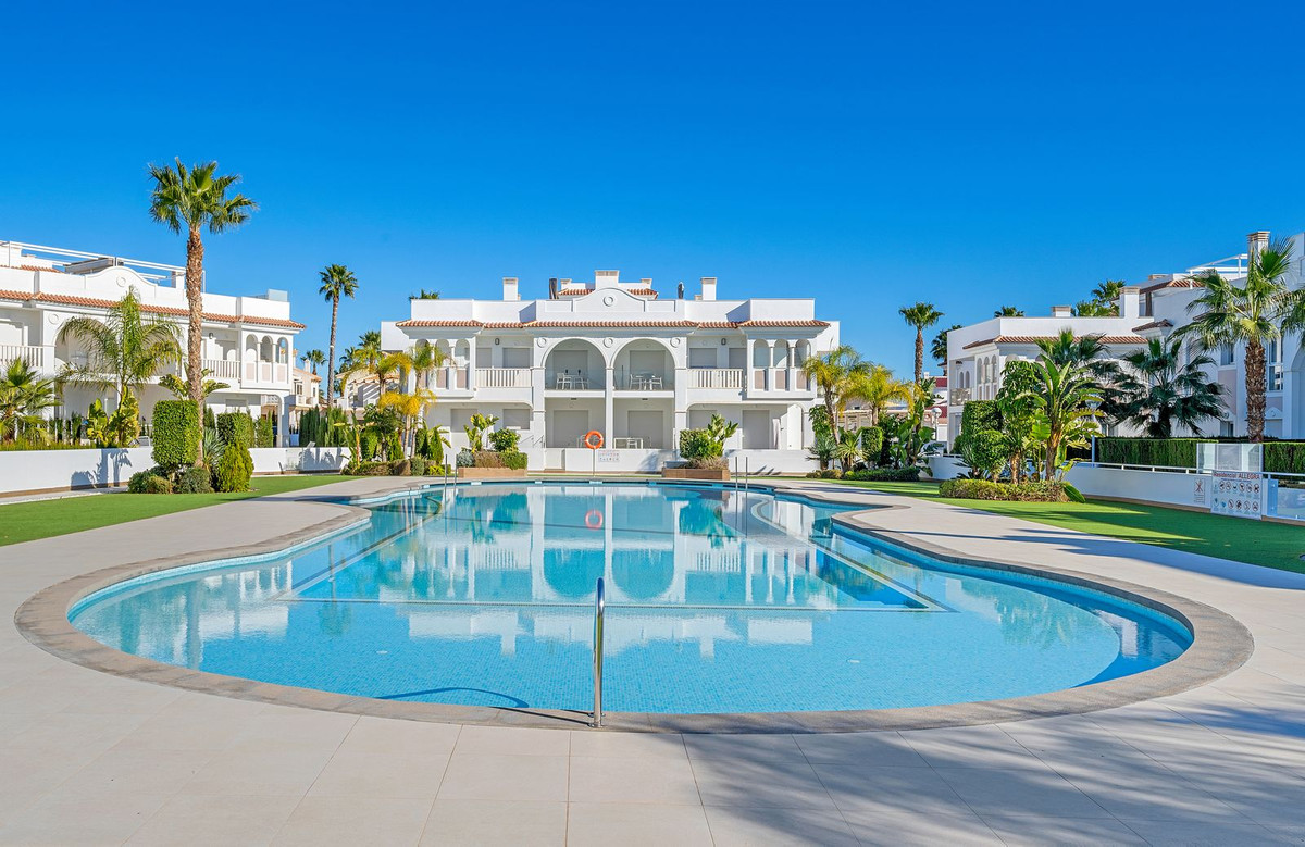 For sale - 2 Bedroom 2 Bathroom Apartment - Penthouse in Rojales - Ciudad Quesada  - Alicante