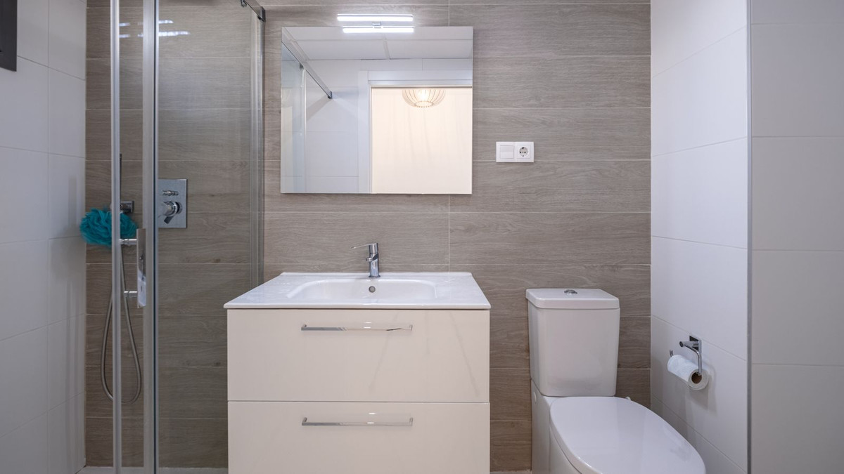 For sale - 2 Bedroom 2 Bathroom Apartment - Middle Floor Apartment in Orihuela - Villamartin  - Alicante
