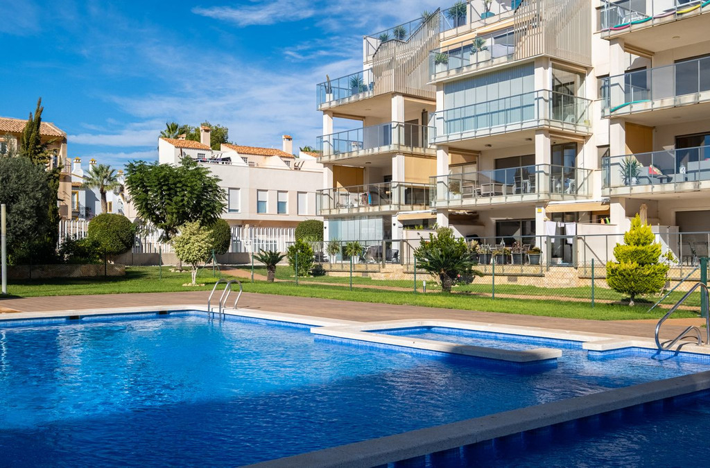 2 Bedroom 2 Bathroom Apartment - Middle Floor Apartment in Orihuela