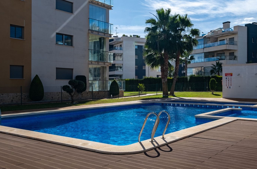 2 Bedroom 2 Bathroom Apartment - Middle Floor Apartment in Orihuela