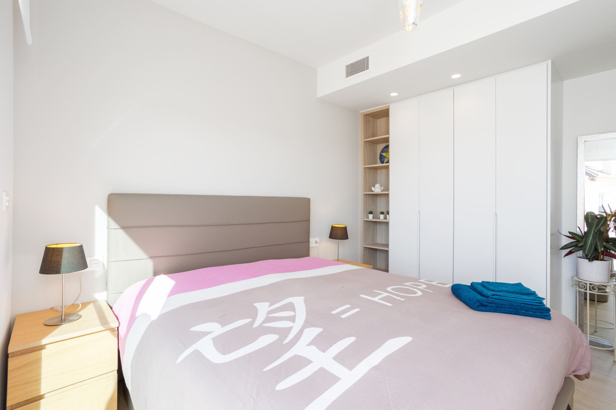 For sale - 2 Bedroom 2 Bathroom Apartment - Top Floor Apartment in Orihuela - Villamartin  - Alicante