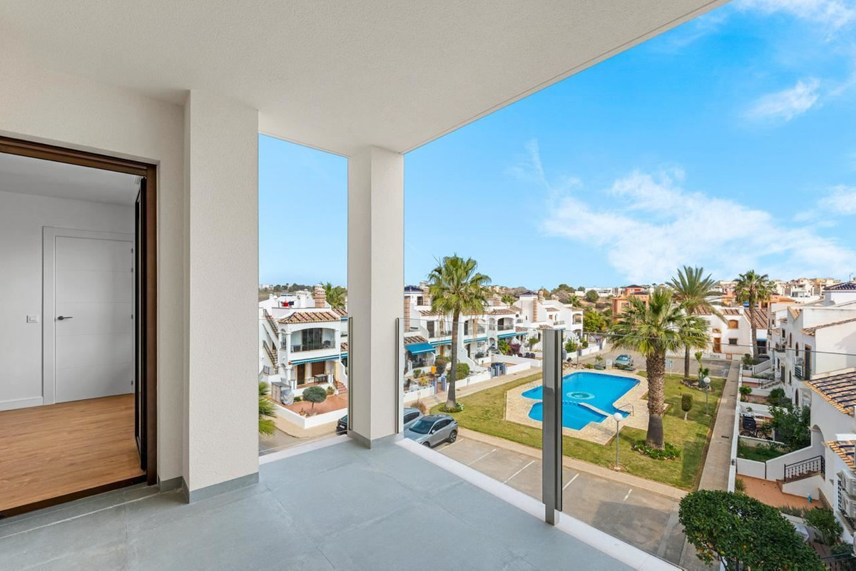 For sale - 2 Bedroom 2 Bathroom Apartment - Middle Floor Apartment in Orihuela - Villamartin  - Alicante
