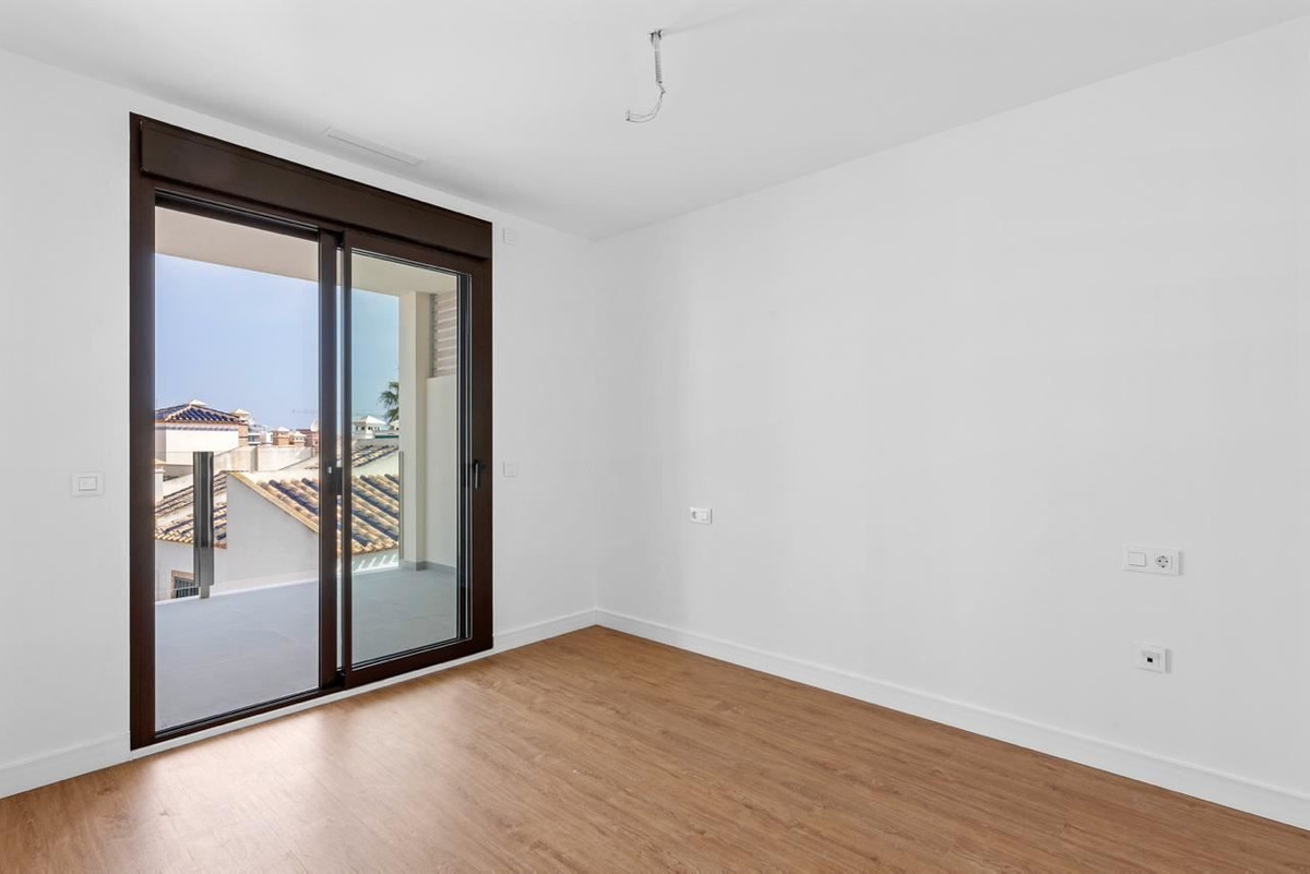 For sale - 2 Bedroom 2 Bathroom Apartment - Middle Floor Apartment in Orihuela - Villamartin  - Alicante