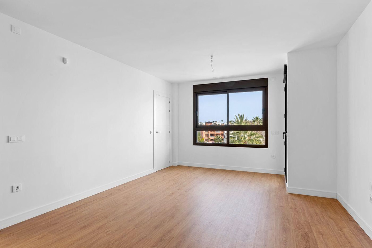 For sale - 2 Bedroom 2 Bathroom Apartment - Middle Floor Apartment in Orihuela - Villamartin  - Alicante