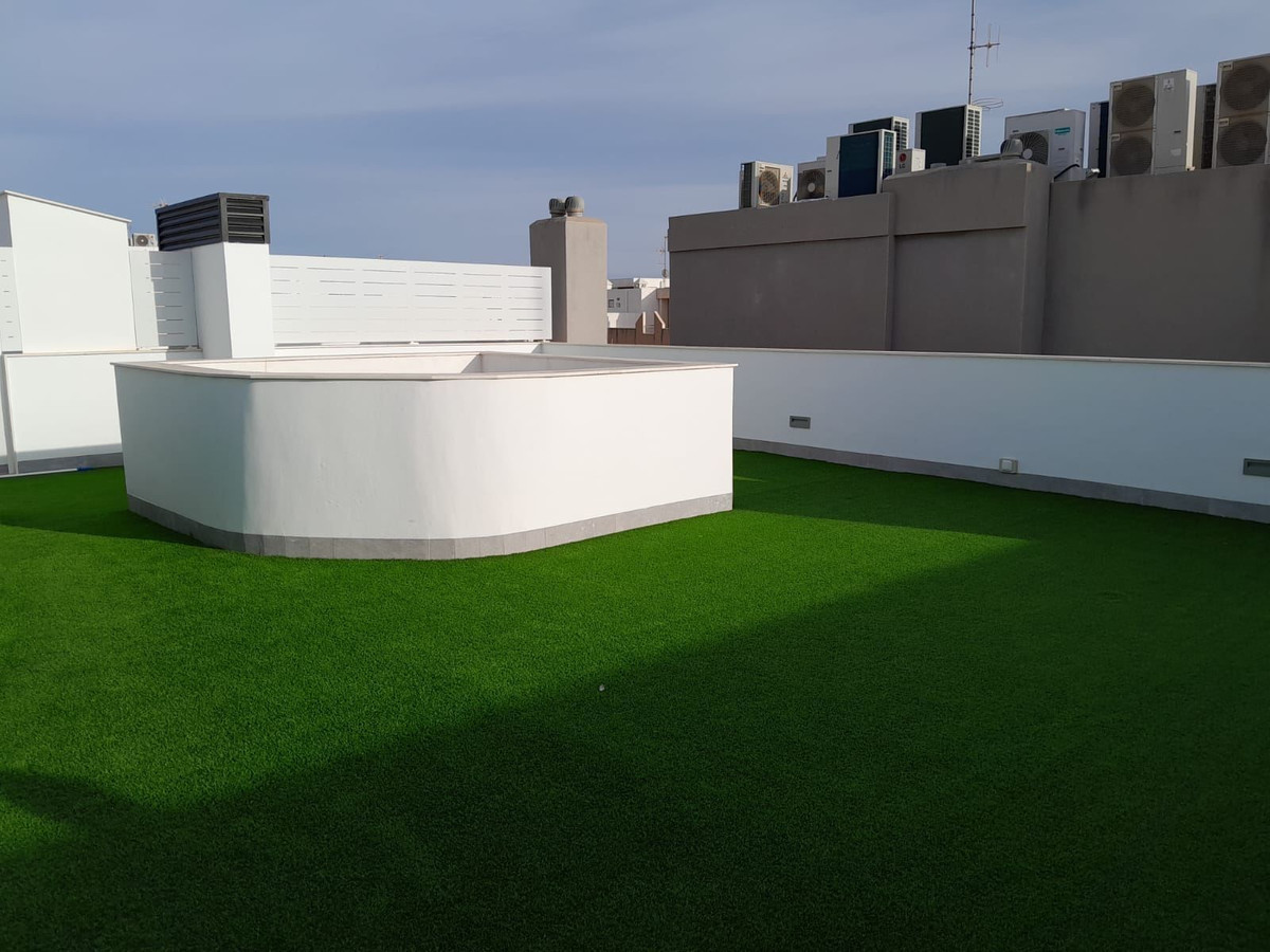 For sale - 3 Bedroom 2 Bathroom Apartment - Middle Floor Apartment in Torrevieja - Torrevieja Centro  - Alicante