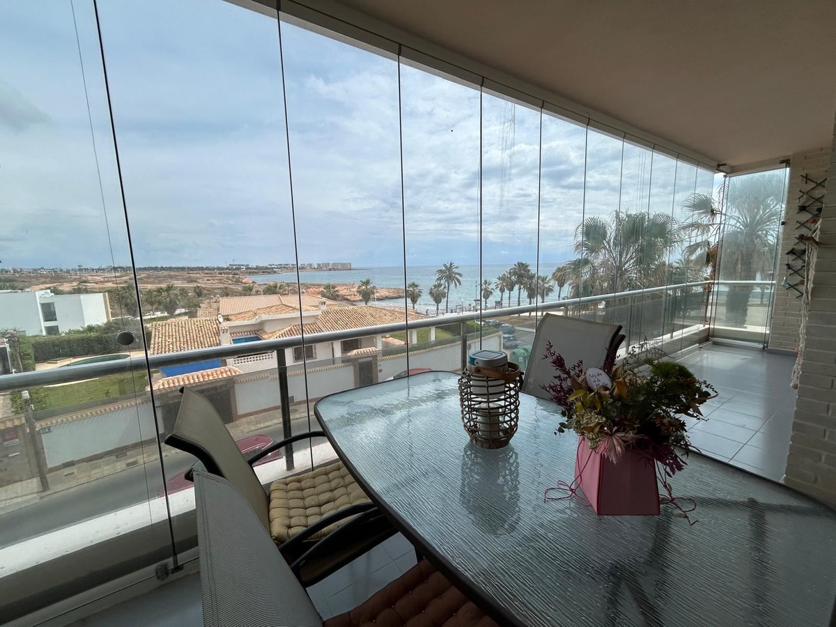 For sale - 3 Bedroom 2 Bathroom Apartment - Middle Floor Apartment in Orihuela - Playa Flamenca  - Alicante