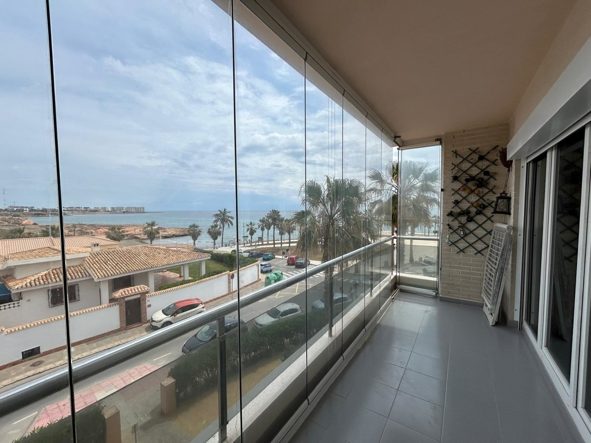 For sale - 3 Bedroom 2 Bathroom Apartment - Middle Floor Apartment in Orihuela - Playa Flamenca  - Alicante