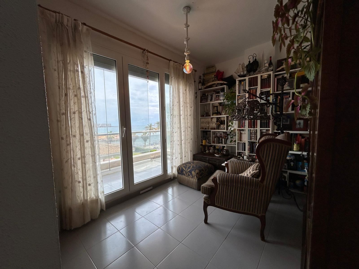 For sale - 3 Bedroom 2 Bathroom Apartment - Middle Floor Apartment in Orihuela - Playa Flamenca  - Alicante