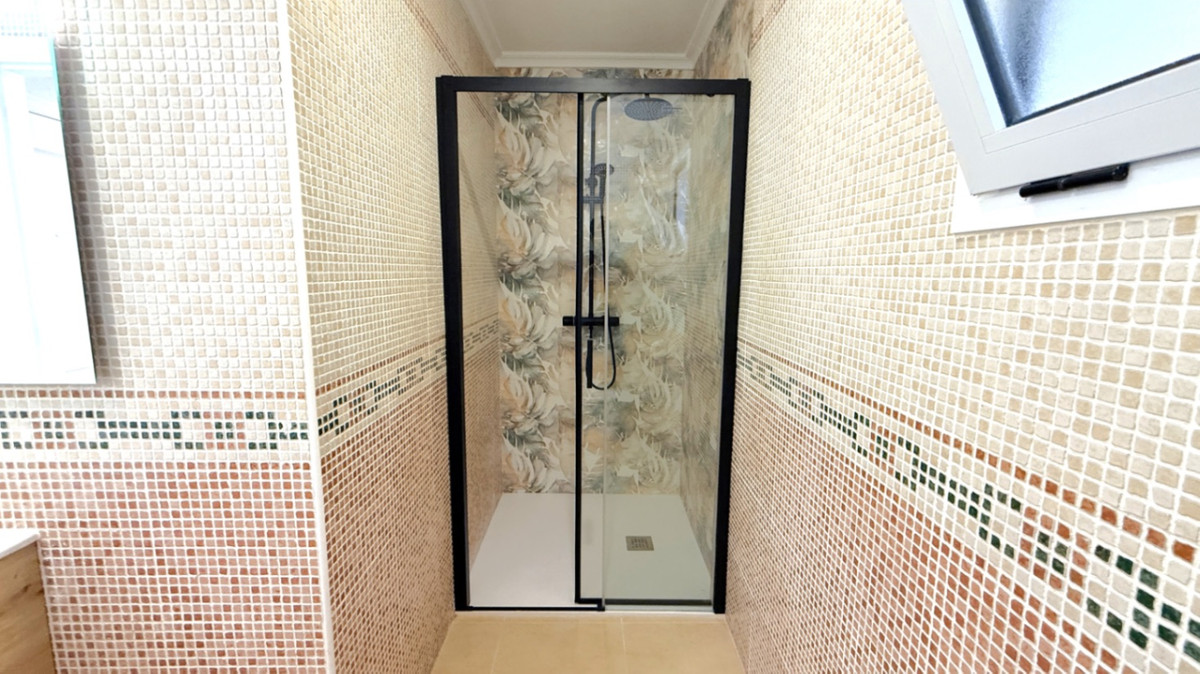 For sale - 2 Bedroom 1 Bathroom Apartment - Ground Floor Apartment in Torrevieja - Torrevieja Centro  - Alicante