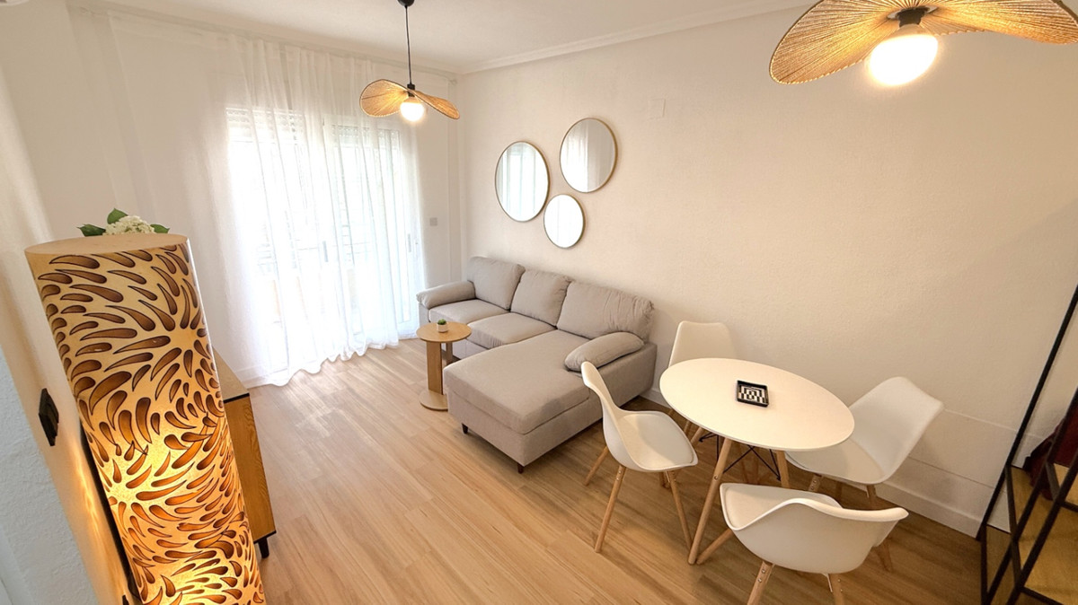 For sale - 2 Bedroom 1 Bathroom Apartment - Ground Floor Apartment in Torrevieja - Torrevieja Centro  - Alicante