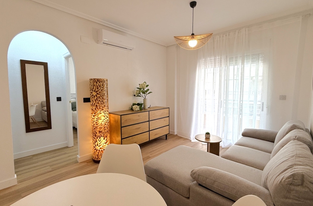 2 Bedroom 1 Bathroom Apartment - Ground Floor Apartment in Torrevieja