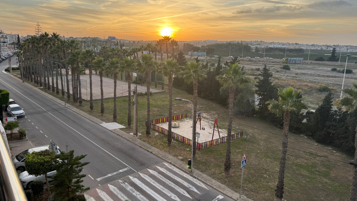 For sale - 1 Bedroom 1 Bathroom Apartment - Ground Floor Apartment in Torrevieja - Torrevieja Centro  - Alicante