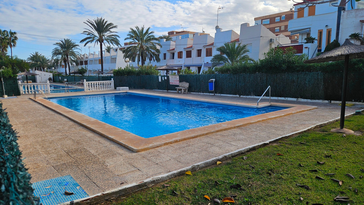 For sale - 1 Bedroom 1 Bathroom Apartment - Ground Floor Apartment in Torrevieja - Torrevieja Centro  - Alicante