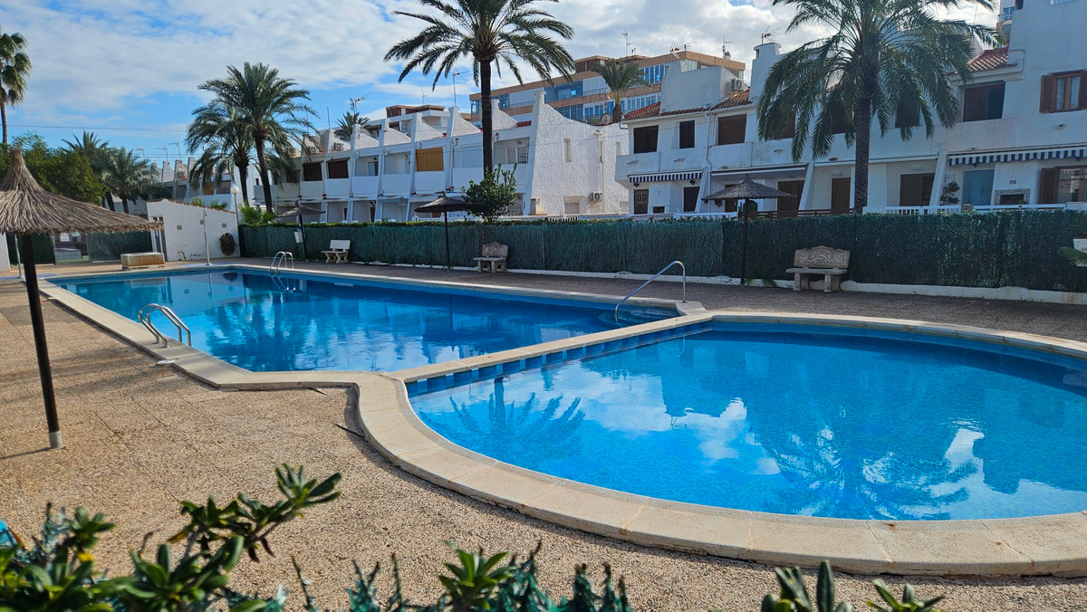 For sale - 1 Bedroom 1 Bathroom Apartment - Ground Floor Apartment in Torrevieja - Torrevieja Centro  - Alicante