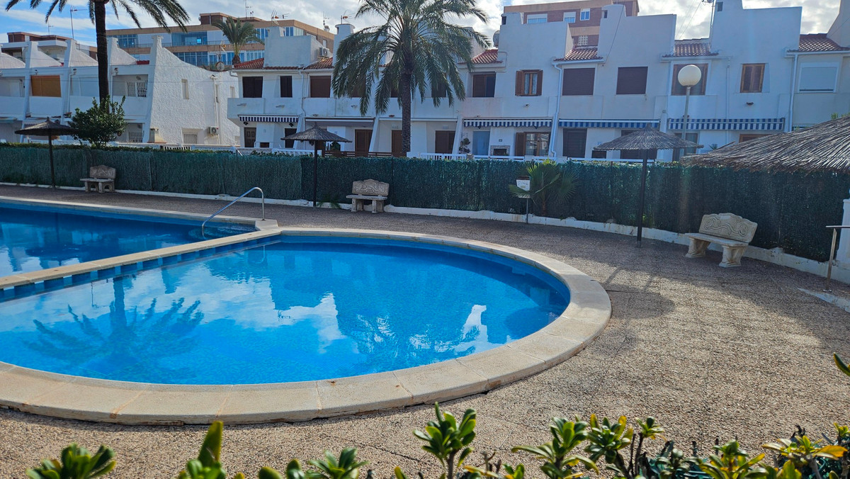 For sale - 1 Bedroom 1 Bathroom Apartment - Ground Floor Apartment in Torrevieja - Torrevieja Centro  - Alicante