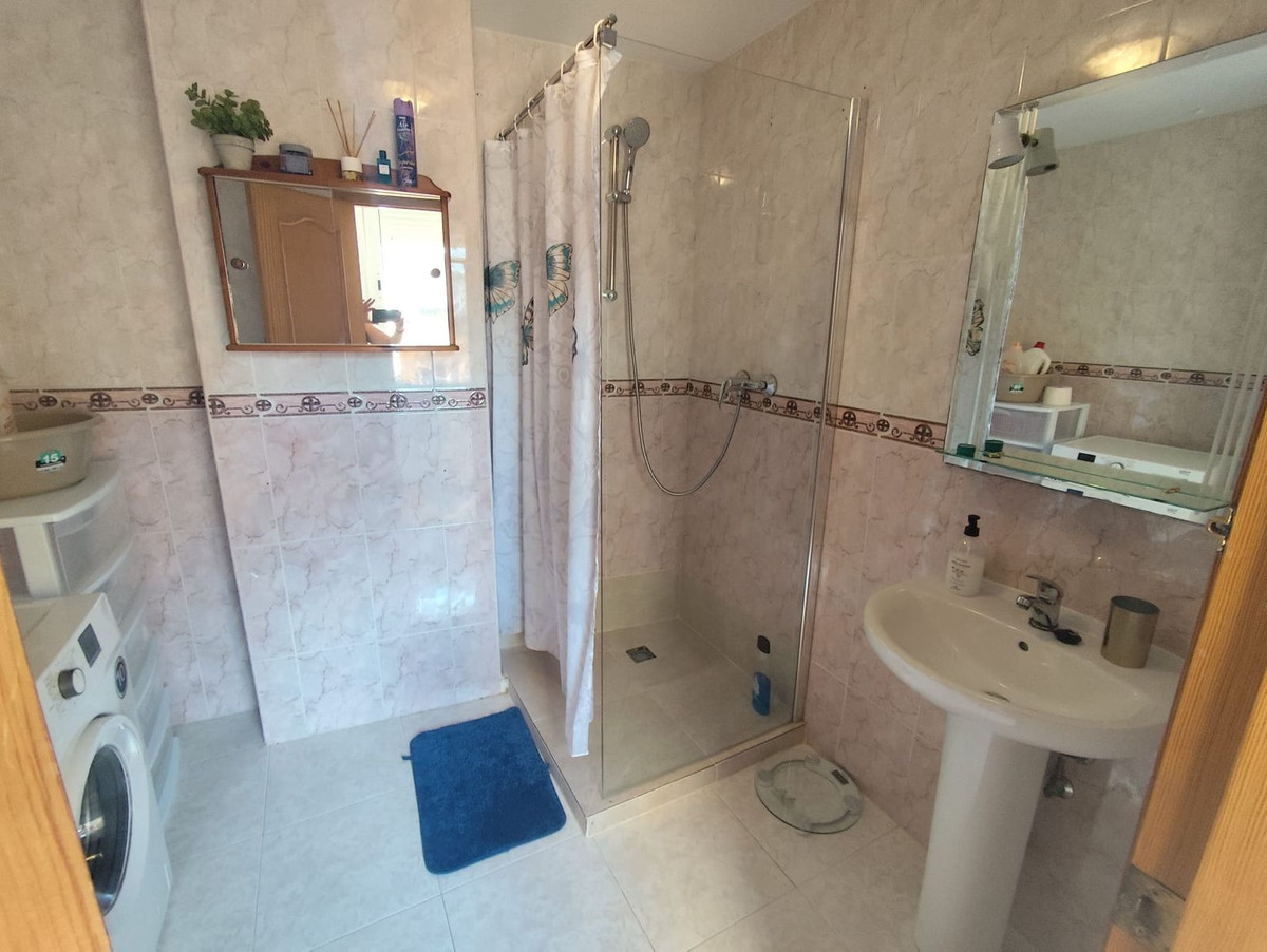 For sale - 7 Bedroom 4 Bathroom House - Detached Villa in San Miguel de Salinas - San Miguel de Salinas Centro  - Alicante