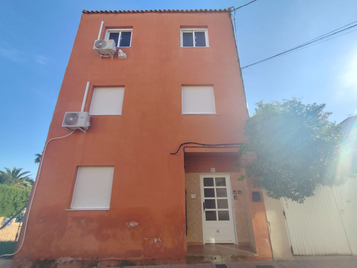 For sale - 7 Bedroom 4 Bathroom House - Detached Villa in San Miguel de Salinas - San Miguel de Salinas Centro  - Alicante