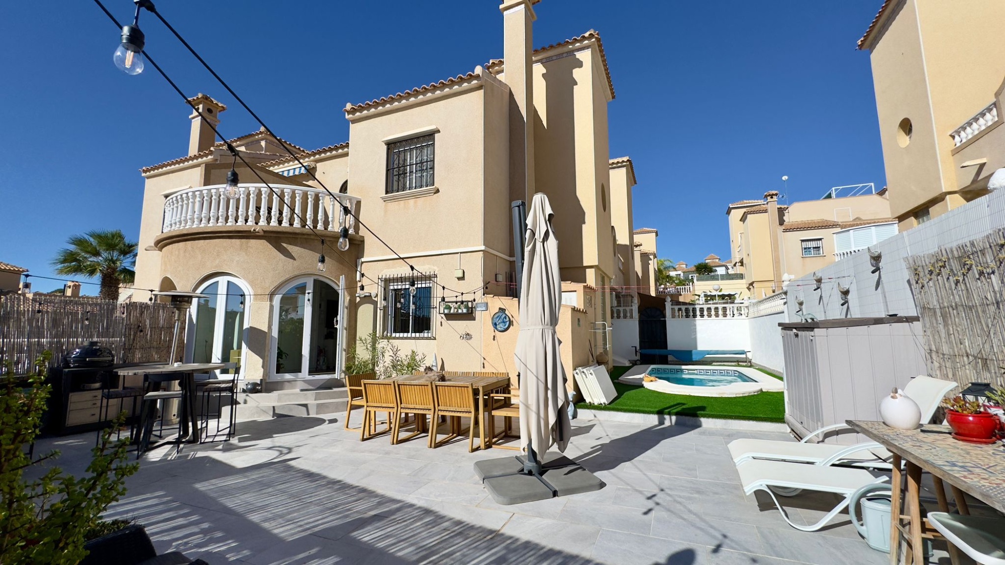 For sale - 2 Bedroom 2 Bathroom Villa in Villamartin - Costa Blanca  - Alicante