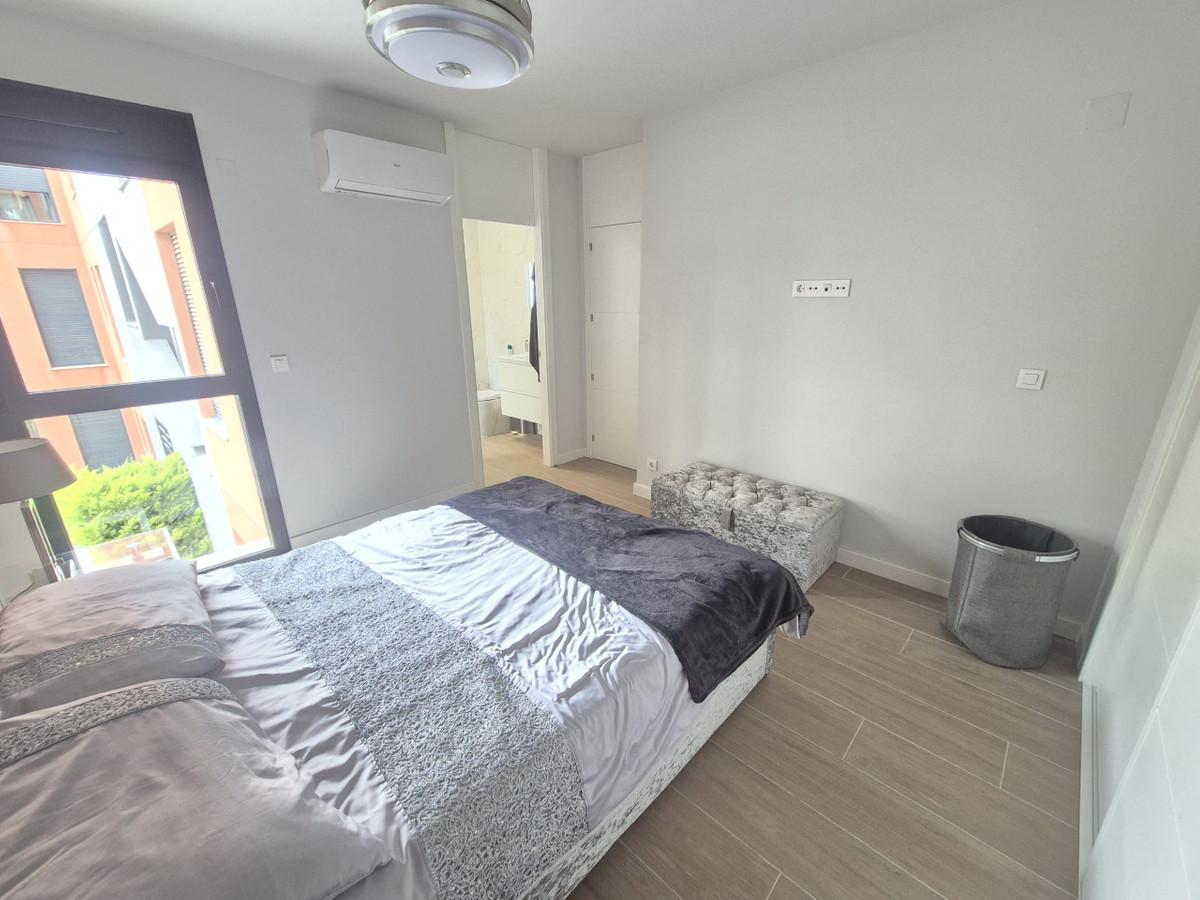 For sale - 2 Bedroom 2 Bathroom Apartment - in Villamartin - Orihuela Costa  - Alicante