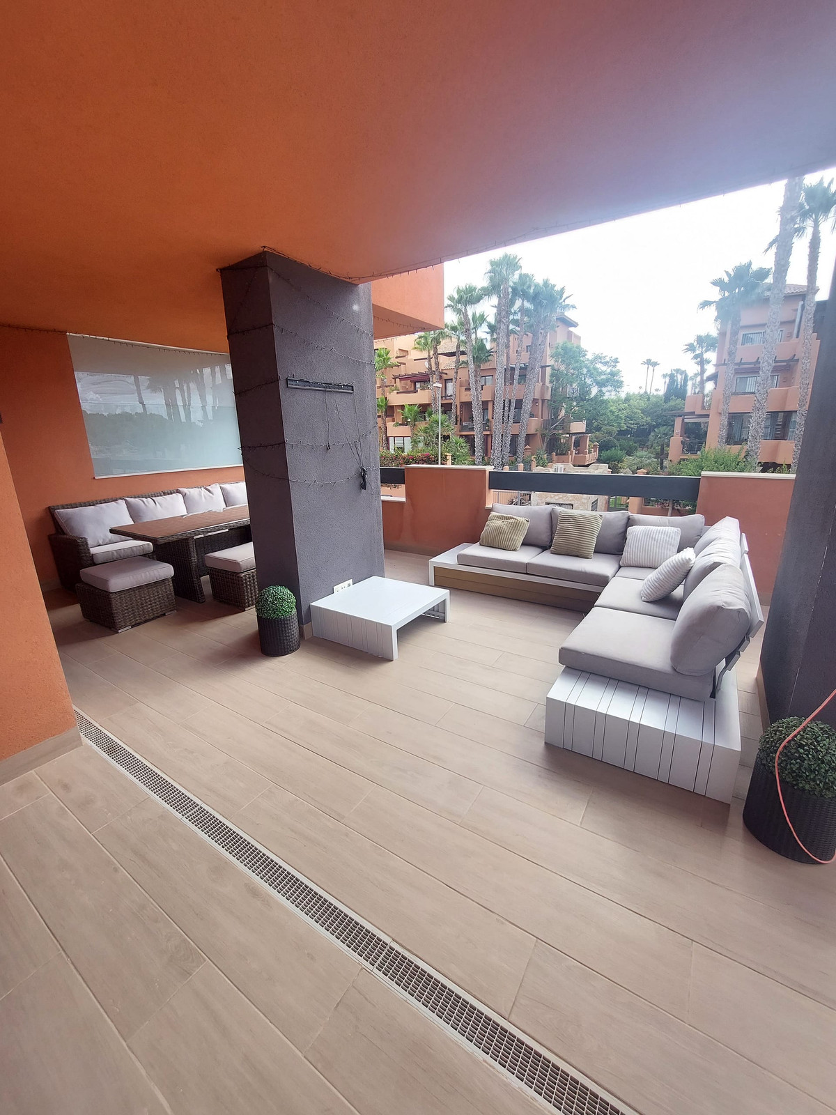 For sale - 2 Bedroom 2 Bathroom Apartment - in Villamartin - Orihuela Costa  - Alicante
